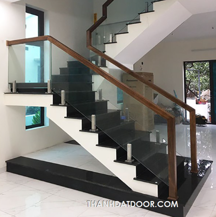 cầu thang kính