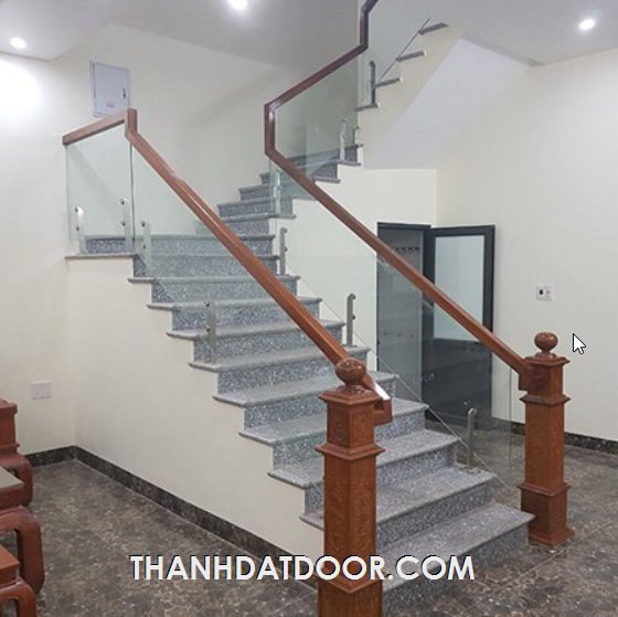 cầu thang kính
