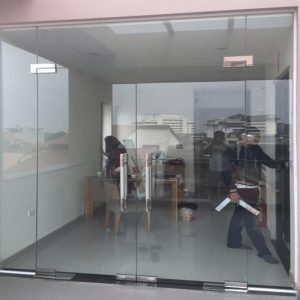 Vách Kính Cường Lực